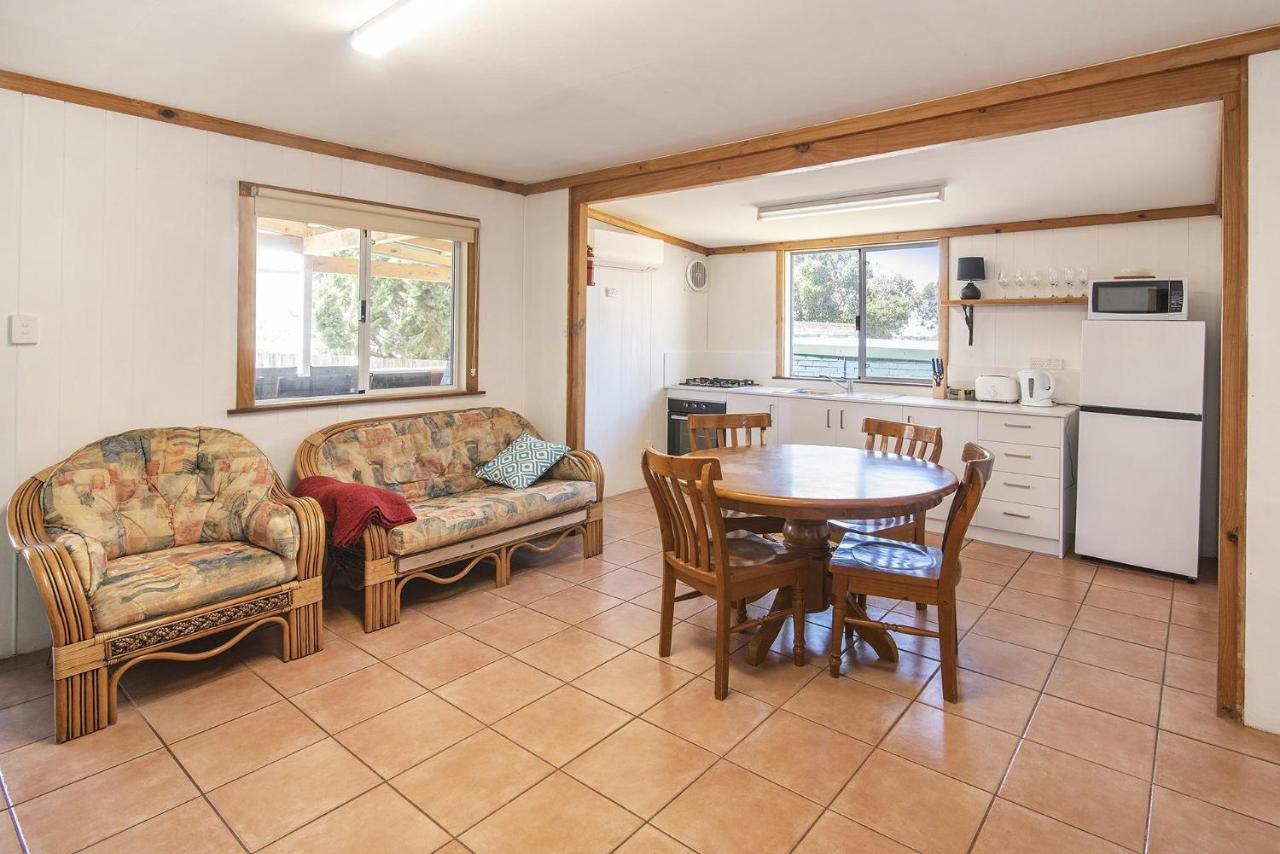 אוגוסטה Riverscape Cottages מראה חיצוני תמונה